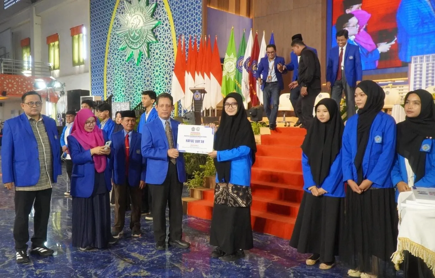 Unismuh Makassar Salurkan Beasiswa BUMM Rp 3,8 Miliar di Hadapan 4.000 Siswa Peserta Peluncuran PMB